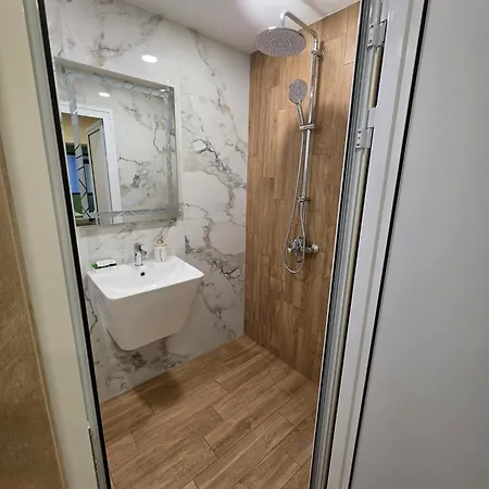 Apartamento 4 *